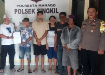 Pada hari Senin, tim Bhabinkamtibmas Polsek Singkil berhasil menyelesaikan sebuah kasus pengancaman dengan senjata tajam (sajam) yang sempat mengancam ketenteraman masyarakat setempat, Rabu (14/8/2024).