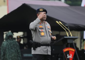 PIMPIN APEL: Kapolda sumut Irjen. Pol. Whisnu Hermawan Februanto, S.IK., M.H. memimpin apel kesiapsiagaan operasi Mantap Praja dan menjelang Pekan Olahraga Nasional (PON) XXl Aceh-Sumut 2024 di Mako Satuan Brimob Polda Sumut, Rabu (14/8/2024). (Foto Dok/ Polda Sumut)