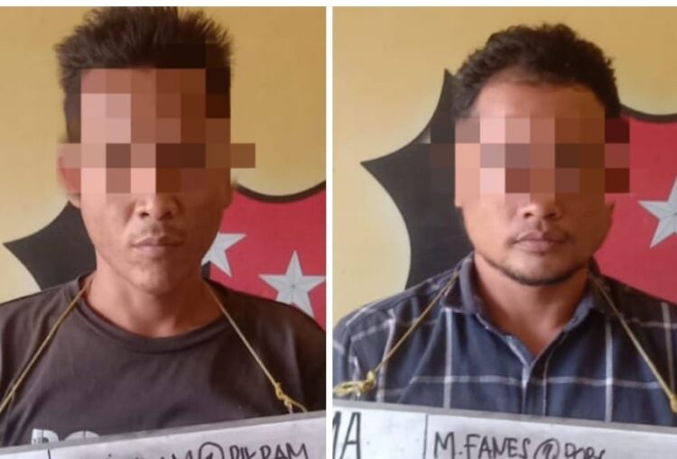 BERHASIL DITANGKAP: Dua pria, tersangka bajing loncat yang beraksi di Jalan KL Yos Sudarso, Medan Deli berhasil ditangkap di Polsek Medan Labuhan, Kamis (15/8/2014).(Foto Dok/Polres Belawan)