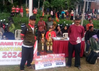 Pada hari Selasa tanggal 13 Agustus 2024 bertempat di lapangan Desa Cipaku diadakan kegiatan pertandingan Grand final Sepak Bola antar RW U dalam rangka memperingati Hari Ulang Tahun Republik Indonesia ( HUT RI ) ke-79, dimana yang bertanding pada Grand final Sepak Bola antar RW dalam rangka memperingati Hari Ulang Tahun Republik Indonesia ( HUT RI ) ke-79 tersebut adalah antara RW. 003 Dusun karang gintung kesebelasan Permata melawan RW. 005 Dusun Siwadas kesebelasan tikar arum.