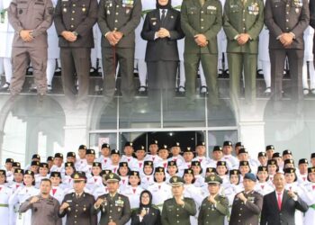 Komandan Kodim 0207/Simalungun, Letkol Inf Slamet Faojan,M.Han., menghadiri Upacara Pengukuhan Pasukan Pengibar Bendera Pusaka (Paskibraka) Kota Pematangsiantar Tahun 2024 yang berlangsung Pada Pukul 16.10 Wib bertempat di Ruang Serba Guna Pemerintah Kota Pematangsiantar Jl. Merdeka No. 6 Kel. Proklamasi Kec. Siantar Barat Kota Pematangsiantar, Kamis,15-08-2024.