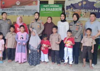 Panti Asuhan Al-Sabirin yang terletak di Kelurahan Tuminting Lingkungan III, Kecamatan Tuminting, Kota Manado, menjadi tuan rumah kegiatan bakti sosial dalam rangka memperingati HUT Polwan ke-76, Jumat (16/8/2024)