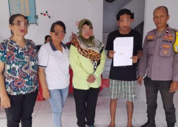 Bhabinkamtibmas Polsek Tuminting kembali menunjukkan komitmennya dalam menjaga keamanan dan ketertiban masyarakat dengan melakukan langkah-langkah problem solving atas kasus pencurian yang terjadi di wilayah Kelurahan Sindulang Satu, Lingkungan 4, Kecamatan Tuminting, Kota Manado, Jumat (16/8/2024).