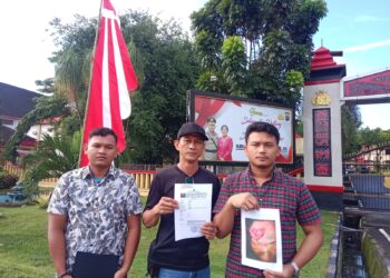 Paul Tambunan, SE., SH., MH Kuasa hukum Usop Suripto saat mendampingi kliennya ke Polda Sumut, Sabtu (17/08/2024), mengatakan, tersangka yang DPO ini juga dahulunya sudah ditetapkan sebagai Tersangka, tapi bisa-bisanya masih jalan melenggang bebas di Ditreskrimum Polda hingga statusnya ditetapkan sebagai DPO.