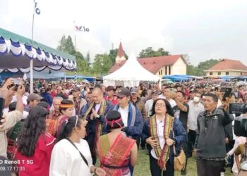 Bapak JTP Hutabarat dan Deni Lumbantoruan Disambut Ribuan Masyarakat Saat Pesta Rakyat Perindo di Pangaribuan