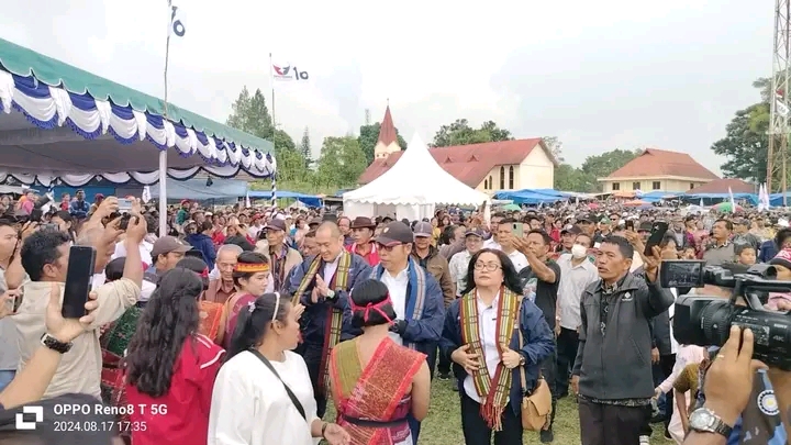 Bapak JTP Hutabarat dan Deni Lumbantoruan Disambut Ribuan Masyarakat Saat Pesta Rakyat Perindo di Pangaribuan