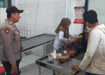 Terjadi insiden penganiayaan dengan senjata tajam di Lorong Lahendong, Kelurahan Pandu, Lingkungan I, Kecamatan Bunaken. Peristiwa tersebut melibatkan seorang buruh bangunan bernama Jemi Mangamba (46) yang mengalami luka robek di lengan kanan setelah diserang oleh saudaranya sendiri, SM (42), juga seorang buruh bangunan.