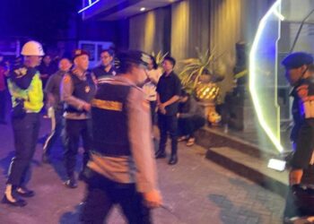 Dalam rangka menjaga keamanan dan ketertiban masyarakat selama malam perayaan kemerdekaan, Polresta Manado melaksanakan Operasi Pekat Samrat 2024 di sejumlah tempat hiburan malam.