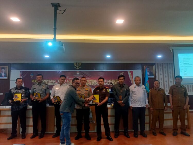 Rakor yang dipimpin Komisioner KIP Nagan Raya Adam Sani, berlangsung (20/08) di aula Bappeda Nagan Raya, komplek perkantoran suka makmue dan ikuti oleh para pengurus parpol nasional dan lokal dan turut menghadirkan para narasumber diantaranya Kapolres Nagan Raya, Kajari Nagan Raya, Ketua Pengadilan Negeri Suka Makmue, Kemenag, Bapas dan Kantor Perpajakan Nagan Raya.