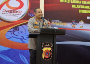 Pelatihan ini resmi dibuka langsung oleh Kapolres Lhokseumawe AKBP Henki Ismanto, S.I.K, dan dihadiri oleh Wakapolres Lhokseumawe Kompol Dedy Darwinsyah, SE, MM, Kabag Ops Kompol Abdul Muin, SE, MM serta diikuti ratusan peserta dari berbagai satuan fungsi Polres Lhokseumawe.