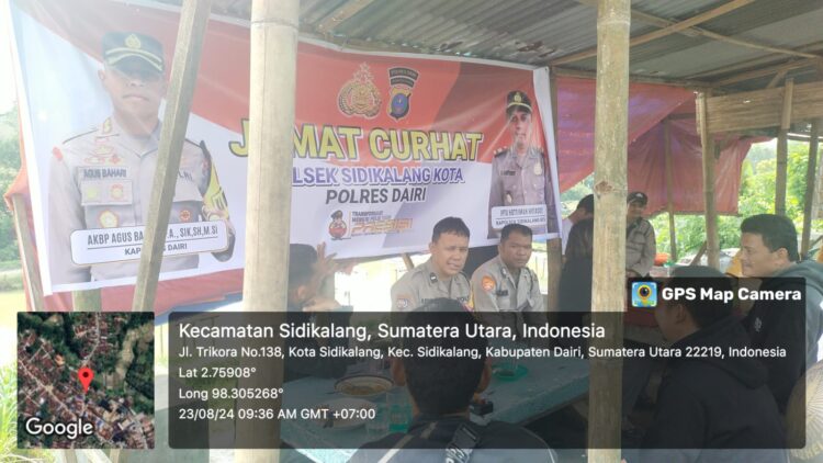 Polsek Kota Sidikalang menggelar Jumat curhat kepada masyarakat yang berada di wilayah Kota Sidikalang. Kegiatan jumat curhat itu dilaksanakan di sebuah warung yang berada di Jalan SM Raja bawah Kecamatan Sidikalang Kabupaten Dairi, Jumat (23/8/2024).