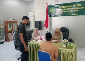 Berkas perkara lengkap (P-21), Satuan reserse narkoba Polres Aceh Barat limpahkan lima tersangka beserta barang bukti ke Kejaksaan Negeri Aceh Barat. Kamis (22/08/2024) Pukul 10.00 wib.
