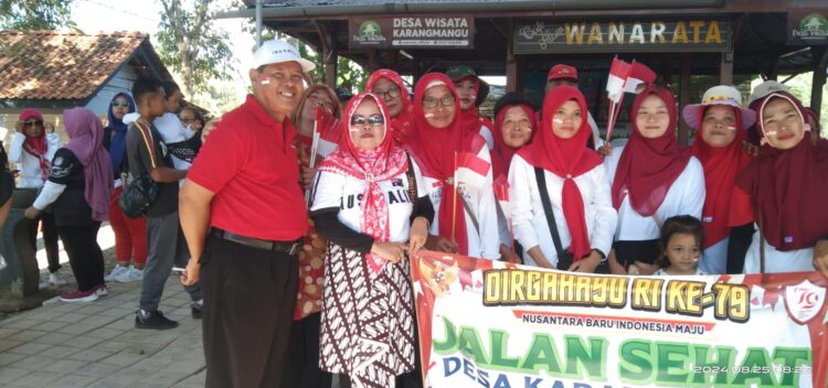 Pada hari ini (Minggu, 24/8/2024), Jalan Sehat dalam rangka HUT RI 79 Desa Karangmangu, Kecamatan Kroya, Kabupaten Cilacap "Nusantara Bau-Indonesia Maju" diselenggarakan.