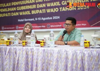 Bawaslu Kabupaten Wajo mengimbau seluruh ASN dan kepala desa se-Kabupaten Wajo untuk tidak melibatkan diri dalam pendaftaran pasangan calon bupati dan wakil bupati yang akan digelar di Kantor KPU Wajo pada tanggal 27-29 Agustus 2024.