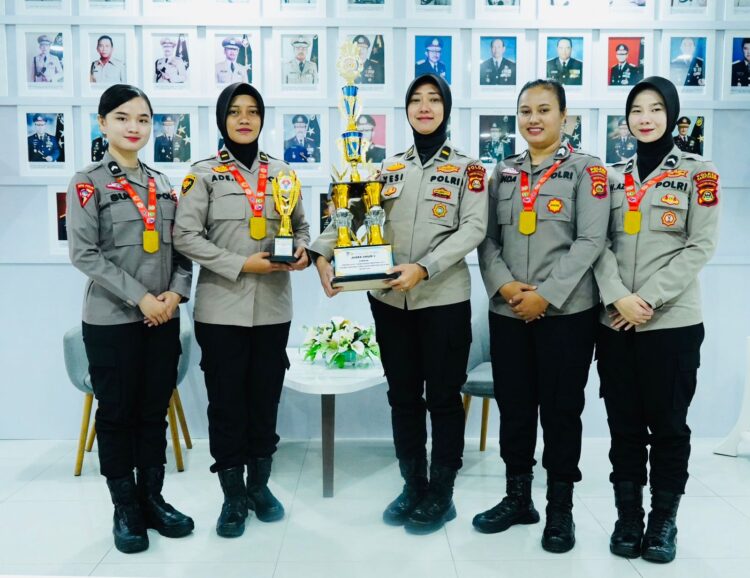 Tim Pesilat Polda Sumsel pada ajang ‘Kejuaraan Nasional (Kejurnas) Pencak Silat Championship Menpora Cup II 2024’ yang digelar di gedung Sadulang Setudung, kabupaten Banyuasin Sumsel, 22-25 Agustus 2024 kemaren.
