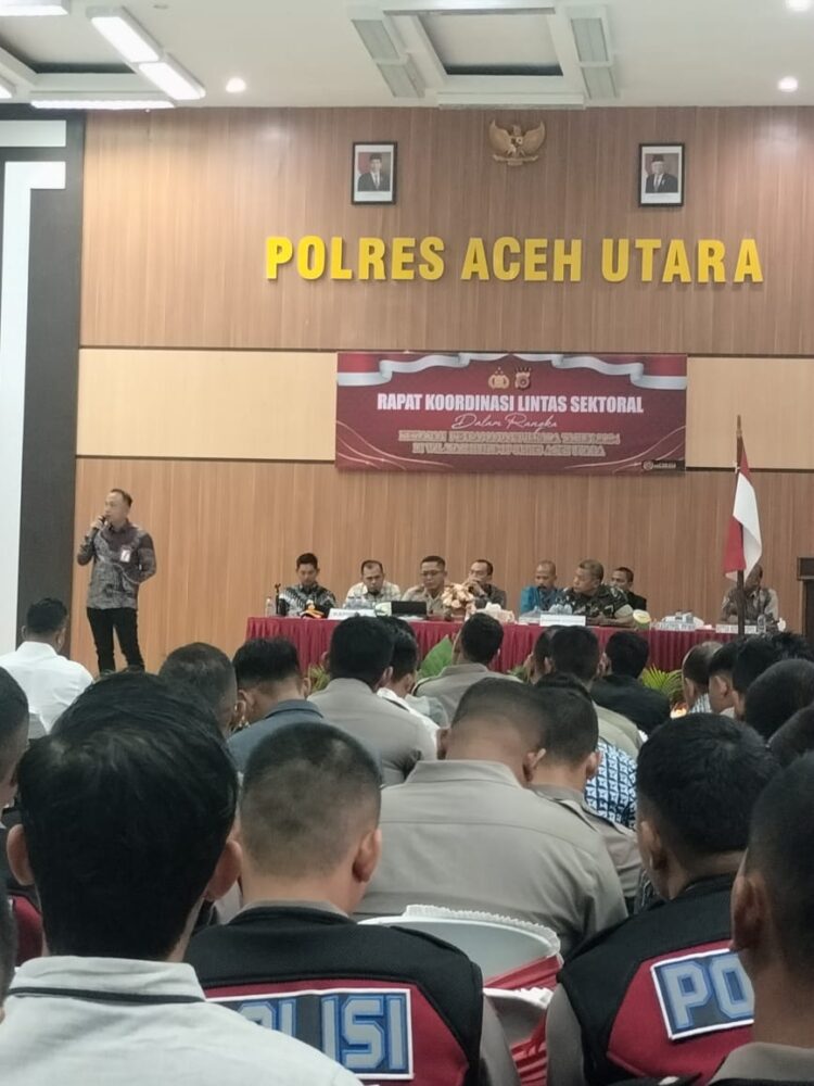 Ketua Panitia Pengawas Pemilihan (Panwaslih) Kabupaten Aceh Utara, Sudirman, SH, bersama anggota Panwaslih, menghadiri undangan Polres Aceh Utara, Kamis (29/08/2024).