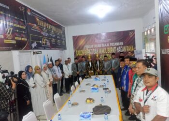 Ribuan pendukung Pasangan Calon Bupati dan Wakil Bupati Nagan Raya, Aceh, Jonniadi-Zaini Mantri Doi kamis (29/08) resmi mendaftar ke Komisi Independen Pemilihan (KIP) Nagan Raya.
