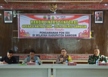 Kapolres Samosir, AKBP Yogie Hardiman, S.H., S.I.K., M.H., telah memimpin apel kesiapan akhir dalam rangka pengamanan Pekan Olahraga Nasional (PON) XXI Aceh-Sumut 2024 yang salah satu cabang perlombaannya, voli pantai akan berlangsung di Kabupaten Samosir. Operasi pengamanan ini, dengan sandi "Hatra Toba 2024" melibatkan Polres Samosir bersama Polda Sumut dan didukung oleh TNI serta Pemkab Samosir. Jumat (30/08/2024).