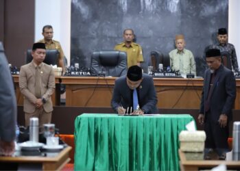 Pengesahan KUA-PPAS tersebut berlangsung dalam Rapat Paripurna ke-4 Masa Persidangan ll DPRK Nagan Raya di Gedung Dewan, Kompleks Perkantoran Suka Makmue, Nagan Raya, Selasa (5/8/2024).