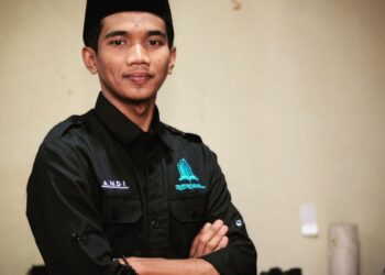 Andi Fazil (Mahasantri Ma'had Aly Darul Munawwarah Kuta Krueng., Alumni Pelatihan Jurnalistik Dinas Dayah Aceh Tahun 2021).