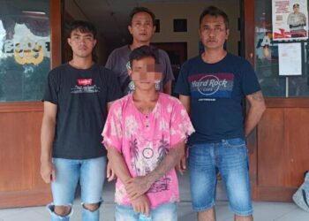 Tim Resmob Polsek Tikala berhasil mengamankan salah satu pelaku kasus penganiayaan yang melibatkan senjata tajam. Pelaku yang diamankan adalah VP, sementara pelaku lainnya masih dalam pengembangan penyidikan, Kamis (29/8/2024).