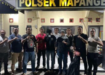 Unit Reskrim Polsek Mapanget yang terdiri dari Bripka Wahyudi Eko Wiyono, Bripka Valiant Madianung, dan Brigadir Akbar Lamatoro berhasil mengungkap kasus pembunuhan yang menggegerkan masyarakat.