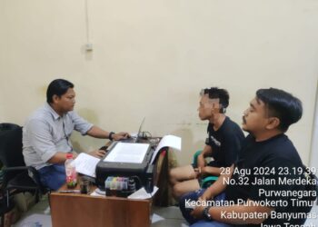Satresnarkoba Polresta Banyumas, Polda Jateng, berhasil mengamankan dua orang laki-laki berinisial RTH (23) warga Desa. Keniten, Kec. Kedungbanteng, Kab. Banyumas dan AAK (22) warga Kel. Karanglewas Lor, Kec. Purwokerto Barat, Kab. Banyumas. Mereka ditangkap karena diduga menjadi pengedar Narkotika jenis sabu.