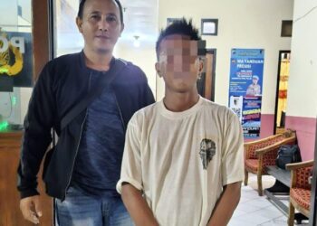 Tim Resmob Polsek Tikala berhasil mengamankan salah satu pelaku penganiayaan berinisial VM. Penangkapan ini dilakukan setelah penyelidikan dan pengembangan informasi mengenai kejadian yang terjadi pada Selasa, 03 September 2024, sekitar pukul 22.00 Wita di Kelurahan Paal Dua, Kecamatan Paal Dua, Kota Manado.