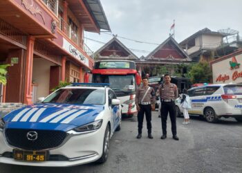 Personil Polsek Simanindo yang tergabung dalam Operasi Hatra Toba 2024 melaksanakan pengamanan selama 24 jam di Hotel Samosir Cottage, lokasi tempat istirahat para Kontingen PON XXI Aceh-Sumut 2024. Kegiatan pengamanan ini dimulai pada tanggal 7 September 2024 dan akan berlangsung hingga 21 September 2024.