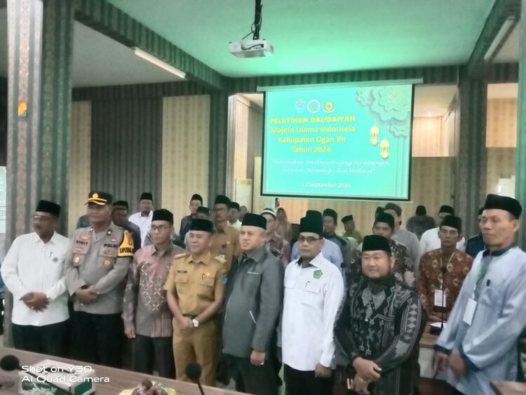 Kegiatan ini bertempat di Kampus A Pondok Pesantren Al Ittifaqiah, Indralaya, dan dimulai pada pukul 07.00 WIB. Acara tersebut bertujuan untuk meningkatkan kualitas dan wawasan para dai dan daiyah di Kabupaten Ogan Ilir agar mampu menyebarkan pesan-pesan Islam yang moderat dan bersinergi, Selasa (10/09/2024).