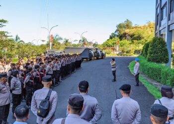 Polresta Manado menggelar apel kesiapan pengamanan menjelang pelantikan anggota Dewan Perwakilan Rakyat Daerah (DPRD) Provinsi Sulawesi Utara.