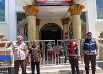 Personel Polresta Manado melaksanakan operasi Paja Somat pada hari Minggu pagi, 8 September 2024. Kegiatan ini bertujuan untuk memastikan bahwa warga dapat melaksanakan ibadah dengan tenang dan tanpa gangguan.