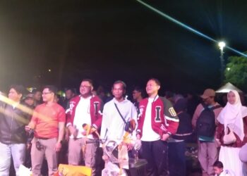Selasa sore, (10/9/24). Acara yang dimulai pukul 18.30 WIB ini dihadiri oleh calon Bupati Purbalingga Fahmi dan calon Wakil Bupati Dimas, serta disambut antusias oleh para penonton yang datang dari berbagai penjuru wilayah Purbalingga.