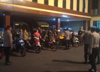 Polresta Manado dan jajarannya menggencarkan kegiatan rutin yang ditingkatkan (KRYD), khususnya pada malam hari, Kamis (12/9/2024) malam.