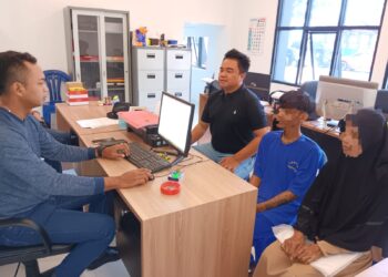 Pelaku MA (17) warga Kecamatan Purwokerto Utara dan AR (22) warga Kecamatan Kedungbanteng, dimana salah satu pelaku masih dibawah umur.