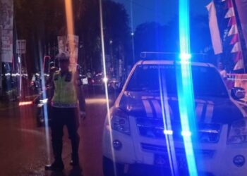 Satuan Lalu Lintas (Sat Lantas) Polresta Manado meluncurkan program inovatif bernama “Silau Mata” pada hari ini. Program ini dirancang khusus untuk mengurangi kecelakaan lalu lintas dan meningkatkan kesadaran pengendara akan pentingnya kewaspadaan di jalan raya, Sabtu (14/9/2024) malam.