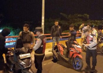 Polsek jajaran Polresta Manado baru-baru ini meluncurkan program inovasi bernama Sibulan (Sikat Pemabuk Jalanan) sebagai respon terhadap laporan masyarakat mengenai maraknya aksi pemabuk yang mengganggu dan mengganggu maklum umum, Sabtu (14/9/2024) malam.