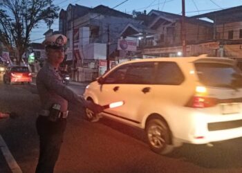 Satuan Lalu Lintas (Sat Lantas) Polresta Manado telah meluncurkan sebuah program inovasi yang disebut “Pos Cakalang”. Program ini bertujuan untuk mencegah terjadinya kemacetan lalu lintas dan mengurangi pelanggaran di wilayah hukum Polresta Manado, Minggu (15/9/2024) Sore.
