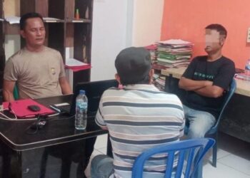 personel Polsek Pineleng melaksanakan kegiatan problem solving untuk menangani permasalahan pengancaman yang terjadi di wilayahnya. Kegiatan ini bertujuan untuk meredakan ketegangan dan mencari solusi yang tepat bagi semua pihak yang terlibat, Kamis (19/9/2024).
