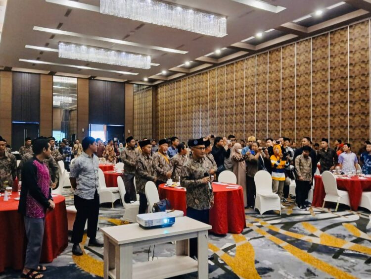 Sebanyak 56 mantan anggota jamaah islamiah di wilayah Sumatera Selatan dan narapidana (napi) teroris bersumpah kembali setia kepada Negara Kesatuan Republik Indonesia (NKRI), di ballroom salah satu hotel ternama dikota Palembang pada Kamis (19/9/2024).