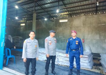 Komisi Pemilihan Umum (KPU) Kabupaten Ogan Ilir yang berlokasi di Jalan Indralaya - Kayuagung, Kelurahan Indralaya Mulya, Kecamatan Indralaya. Patroli dimulai pukul 09.00 WIB, dengan tujuan memastikan keamanan tempat penyimpanan logistik Pemilu 2024, Jum'at (20/09/2024).