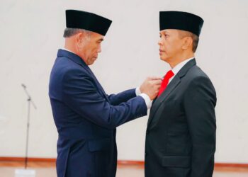Bertempat dikantor BSSN RI Sawangan Depok Jawa Barat, pada Juma’at pagi (20/9/2024) Kepala BSSN RI Hinsa Siburian melantik dan mengambil sumpah/janji Irjen Pol A Rachmad Wibowo SIK sebagai Wakil Kepala BSSN RI menggantikan Komjen Pol Drs Putu Jayan Danu Putra Msi.