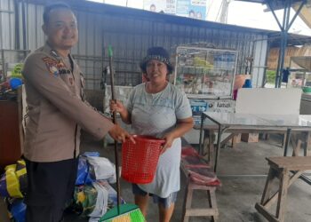 Program ini bertujuan untuk menciptakan dan memelihara Keamanan dan Ketertiban Masyarakat (Harkamtibmas) di wilayah hukum Polres Samosir. Kegiatan tersebut berlangsung pada Jumat, 20 September 2024, dengan fokus pada peningkatan kemitraan antara masyarakat dan aparat keamanan di tengah dinamika politik yang semakin meningkat.