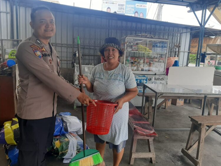 Program ini bertujuan untuk menciptakan dan memelihara Keamanan dan Ketertiban Masyarakat (Harkamtibmas) di wilayah hukum Polres Samosir. Kegiatan tersebut berlangsung pada Jumat, 20 September 2024, dengan fokus pada peningkatan kemitraan antara masyarakat dan aparat keamanan di tengah dinamika politik yang semakin meningkat.