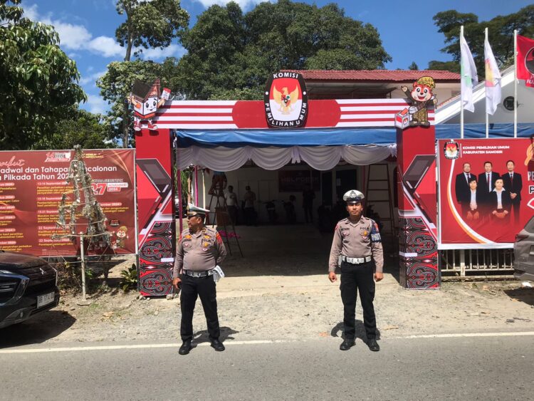 Polres Samosir melaksanakan serangkaian kegiatan cipta kondisi dan pengamanan. Kegiatan ini berlangsung mulai dari tahap persiapan hingga saat penetapan di Kantor KPU Kabupaten Samosir pada Minggu, 22 September 2024.