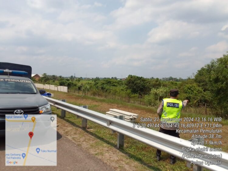 Personil Polsek Pemulutan gencar melakukan patroli untuk mencegah kebakaran hutan dan lahan (karhutla) di wilayah Kabupaten Ogan Ilir, khususnya di Kecamatan Pemulutan, Minggu (21/09/2024).