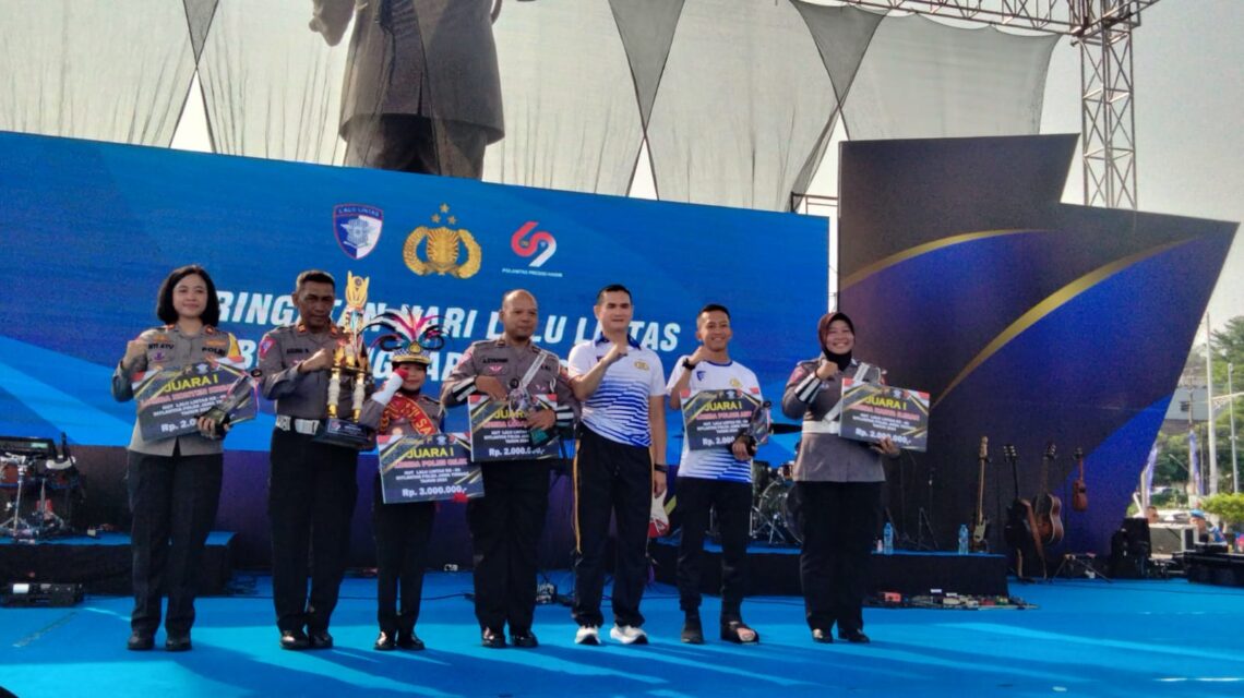 Bertempat di lapangan Apel Polda Jawa Tengah, Sat Lantas Polresta Banyumas menerima Penghargaan Local Hero dalam rangka HUT Lalu Lintas Bhayangkara ke 69 Tingkat Polda Jawa Tengah, Minggu (22/9/24).