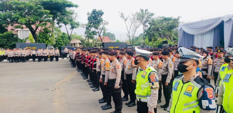 Polda Sumsel menurunkan 721 personel beserta perlengkapan, kemudian dukungan kendaraan hingga unit K-9. 721 personil terbagi dalam satgas Setops, Satgas Preemtif, Satgas Preventif, Satgas Kamseltibcarlantas, Satgas Tindak, Satgas Gakkum, Satgas Humas dan Satgas Banops bertugas di 3 area (ring pengamanan) yakni ring 1 (lantai 2 gedung KPU), ring 2 (lantai 1 gedung KPU) dan di ring 3 (luar pagar gedung KPU)