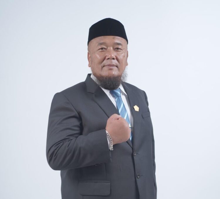 H. Hamdan SH resmi ditetapkan sebagai pimpinan DPRK Aceh Tengah dengan Surat Keputusan (SK), nomor 1.2-SK/AKD/DPP-NasDem/VIII/2024