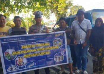 Satlantas Polresta Manado mengadakan kegiatan sosialisasi keselamatan berlalu lintas di Jl. A.A Maramis, yang dikenal sebagai daerah rawan kecelakaan lalu lintas. Kegiatan ini dipimpin oleh Kasubnit 1 dan 2 Kamsel Polresta Manado bersama anggota lainnya, dengan sasaran utama pengendara ojek pangkalan, Rabu (25/9/2024).